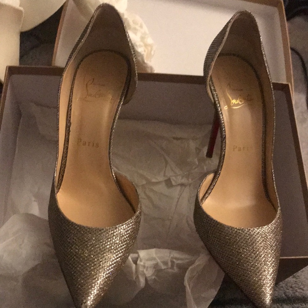 Gently worn Iriza gold glitter heels